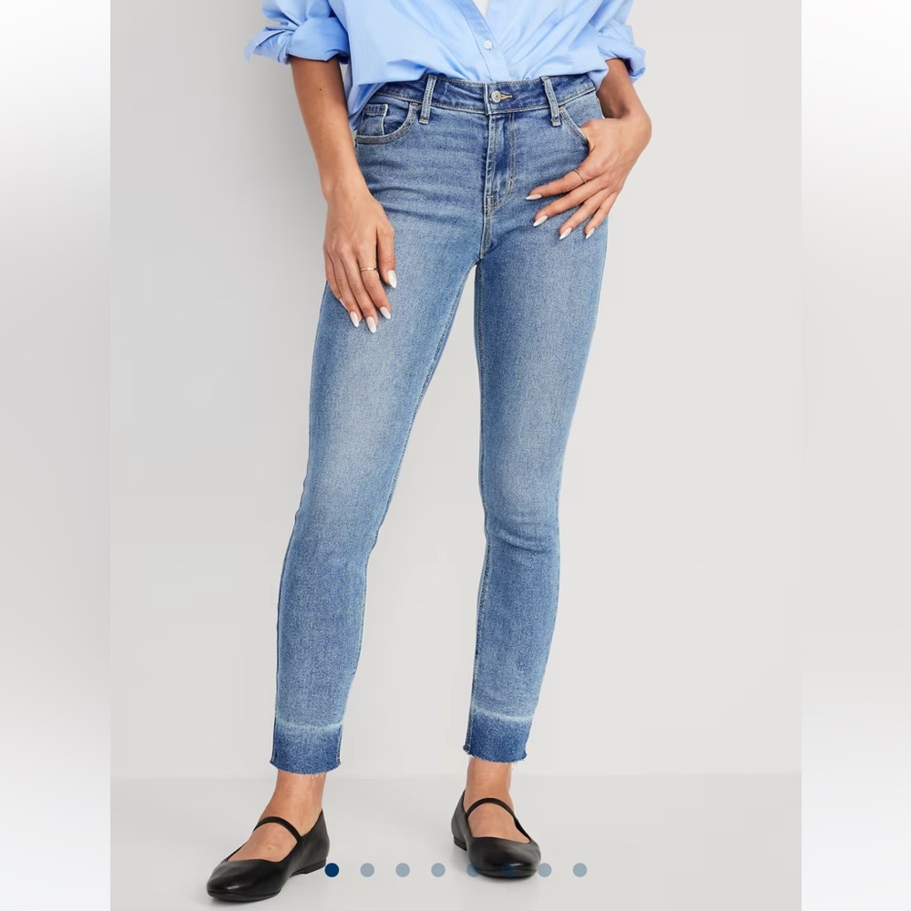 NWT Mid-Rise Rockstar Super-Skinny Cut-Off Ankle Jeans